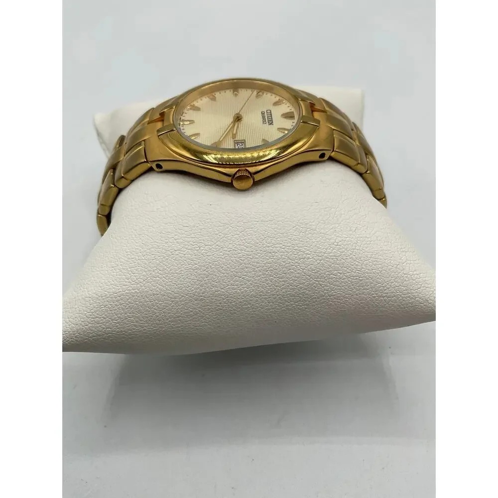 Citizen Quartz Women's Watch, about 35mm- Gold